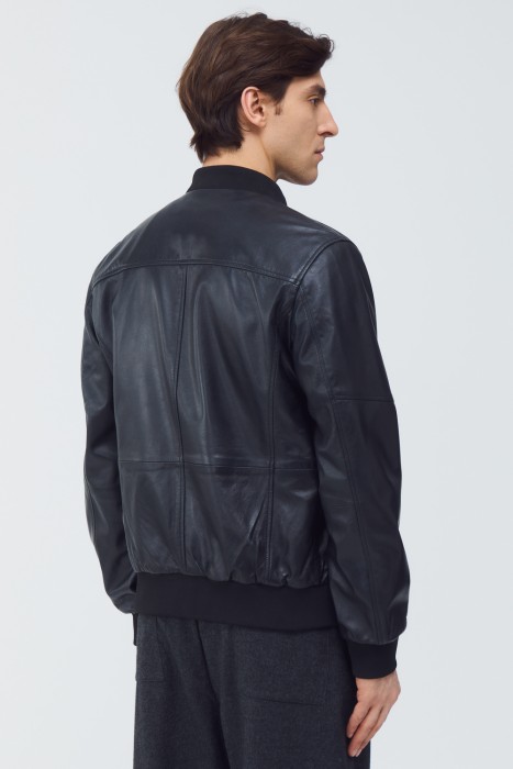 куртка из натуральной кожи из россии вид сбоку