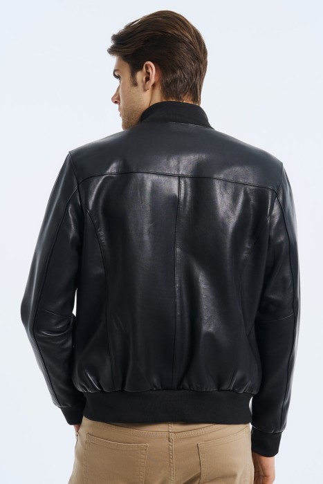 куртка из натуральной кожи по цене 19480 руб вид справа