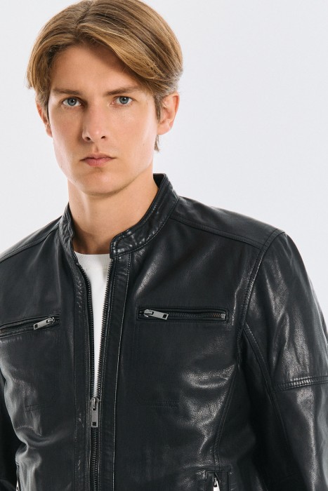 куртка из натуральной кожи по цене 15440 руб вид справа