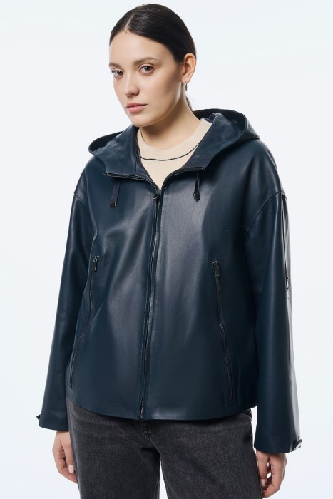 куртка из натуральной кожи от бренда снежная королева вид слева