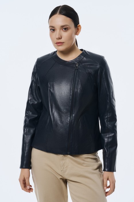 куртка из натуральной кожи от бренда снежная королева вид слева