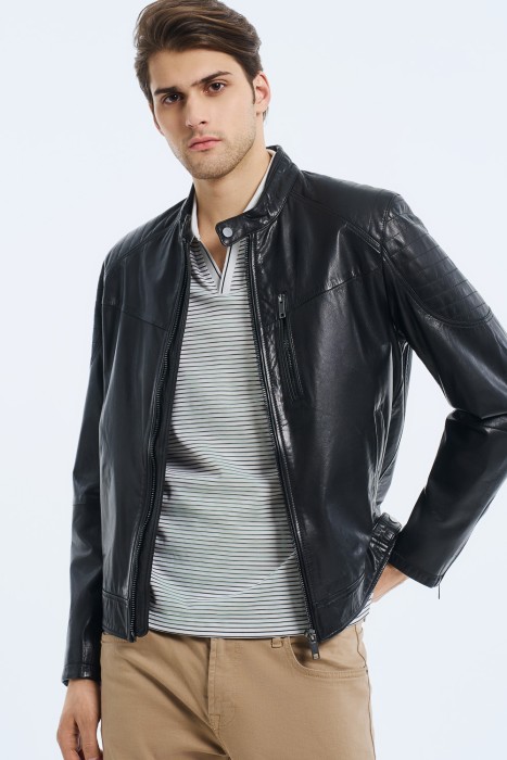 куртка из натуральной кожи от бренда снежная королева вид слева