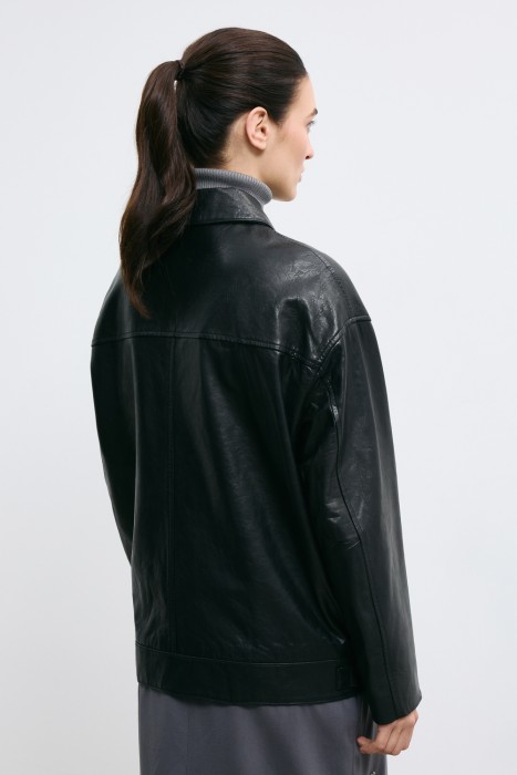 куртка из натуральной кожи по цене 13910 руб вид справа