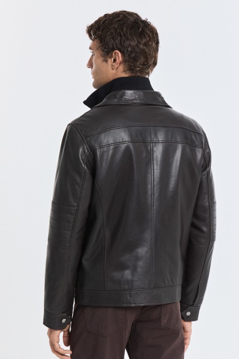 куртка из натуральной кожи по цене 15670 руб вид справа