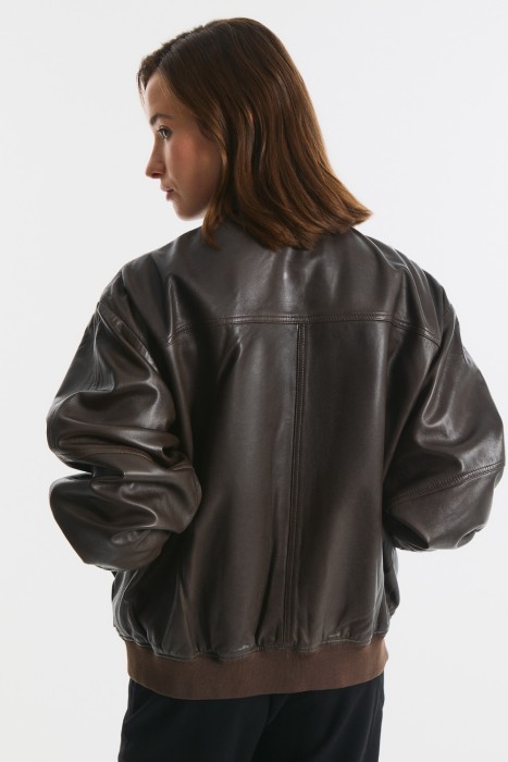 куртка из натуральной кожи по цене 12950 руб вид справа