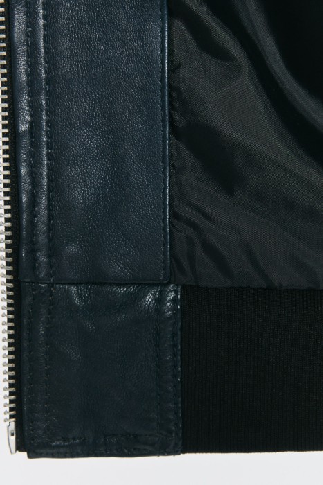 куртка из натуральной кожи из россии вид сбоку