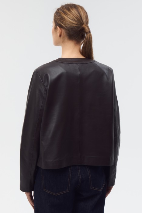 куртка из натуральной кожи по цене 15440 руб вид справа