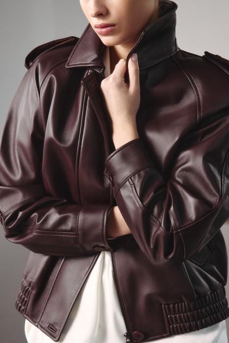 куртка из натуральной кожи по цене 28880 руб вид справа