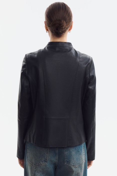 куртка из натуральной кожи от бренда снежная королева вид слева