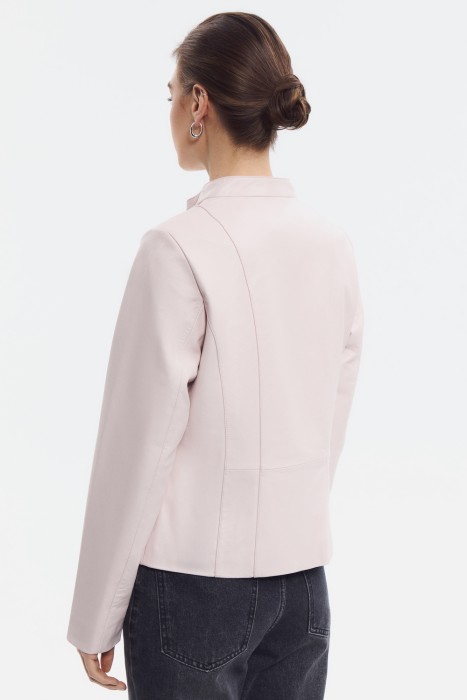 куртка из натуральной кожи по цене 14770 руб вид справа