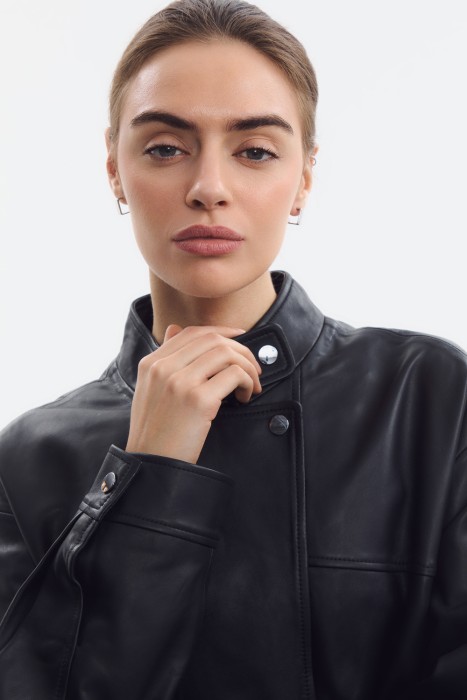 куртка из натуральной кожи из россии вид сбоку