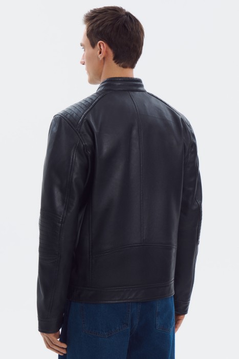 куртка из натуральной кожи по цене 11750 руб вид справа