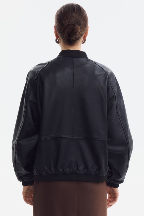 куртка из натуральной кожи по цене 13430 руб вид справа