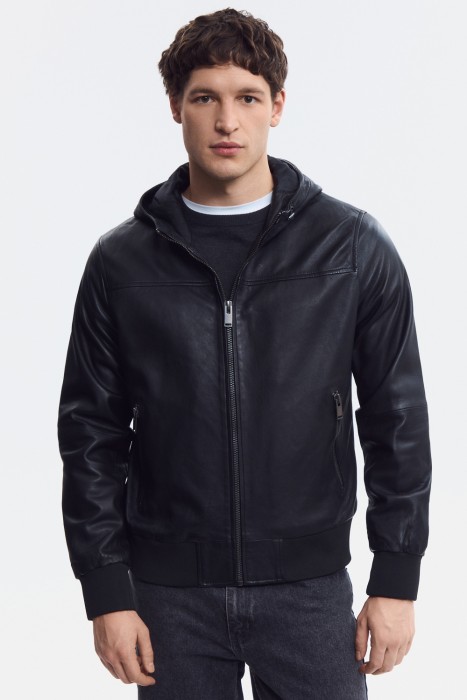 куртка из натуральной кожи от бренда снежная королева вид слева