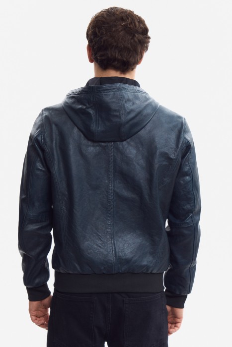 куртка из натуральной кожи по цене 14770 руб вид справа