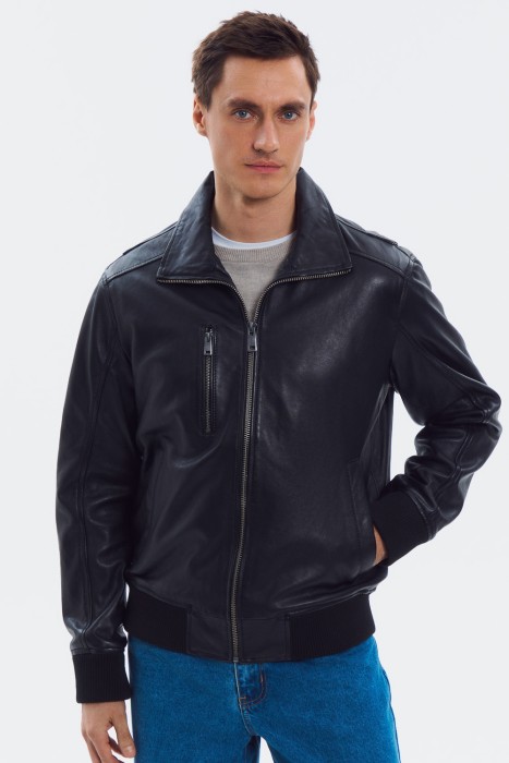 куртка из натуральной кожи от бренда снежная королева вид слева