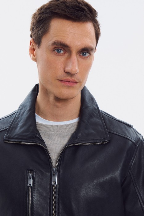 куртка из натуральной кожи по цене 14100 руб вид справа