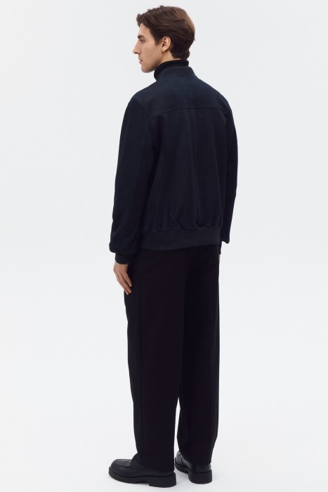 куртка из натуральной кожи по цене 14100 руб вид справа