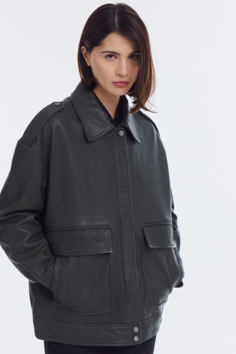 куртка из натуральной кожи от бренда снежная королева вид слева