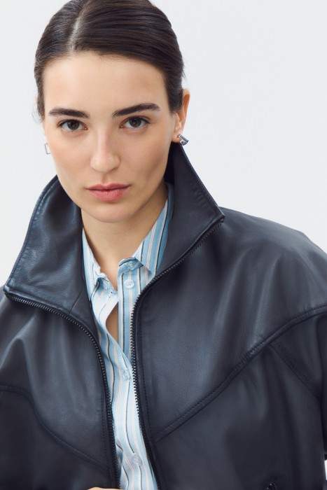 куртка из натуральной кожи из россии вид сбоку