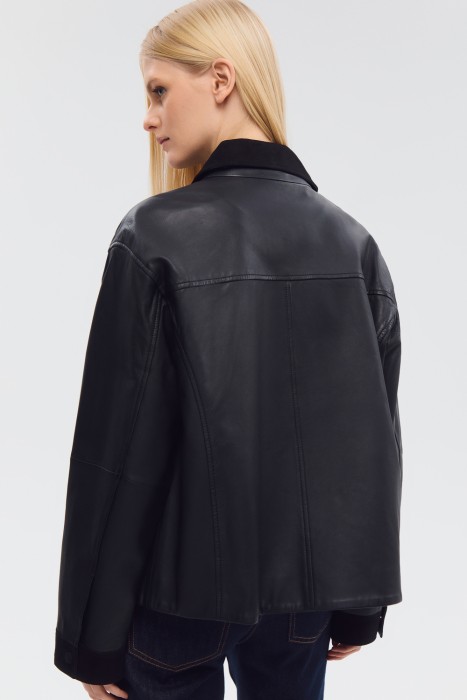 куртка из натуральной кожи по цене 20150 руб вид справа