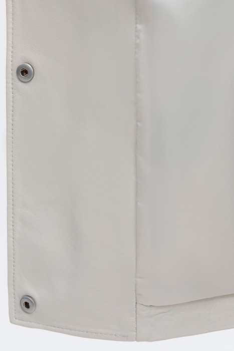 куртка из натуральной кожи по цене 23510 руб вид справа