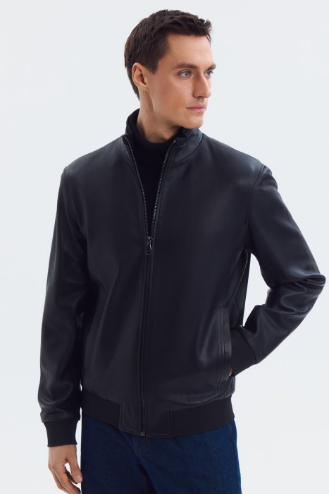 куртка из натуральной кожи от бренда снежная королева вид слева