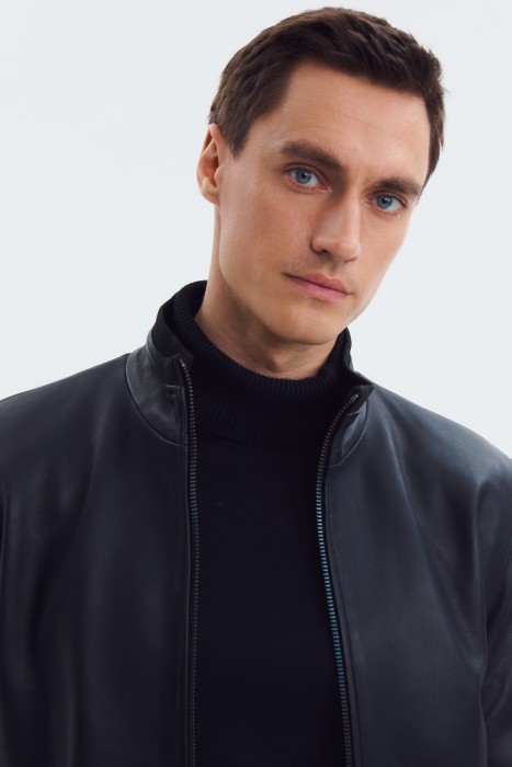 куртка из натуральной кожи по цене 19480 руб вид справа