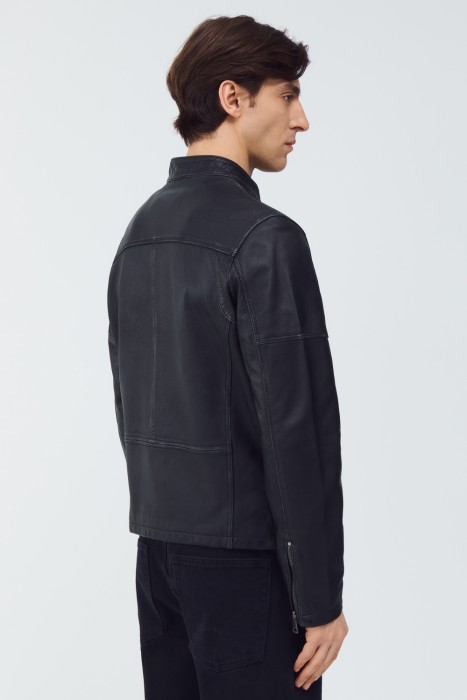 куртка из натуральной кожи по цене 14100 руб вид справа