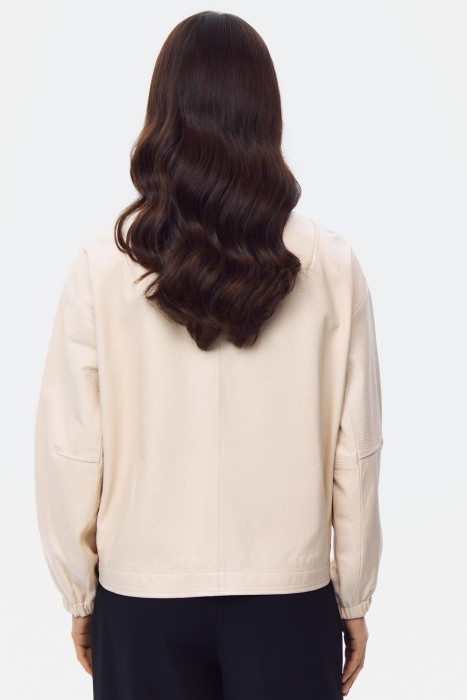 куртка из натуральной кожи по цене 17460 руб вид справа