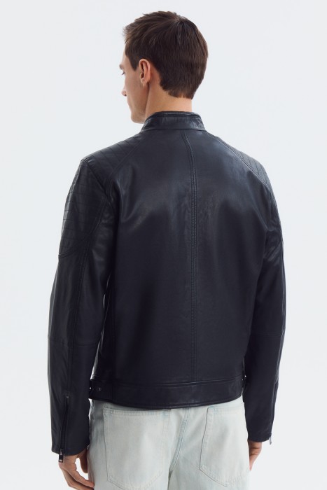 куртка из натуральной кожи по цене 15440 руб вид справа