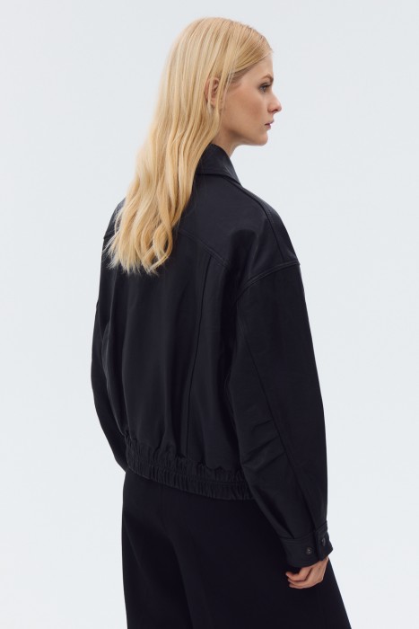 куртка из натуральной кожи по цене 23510 руб вид справа