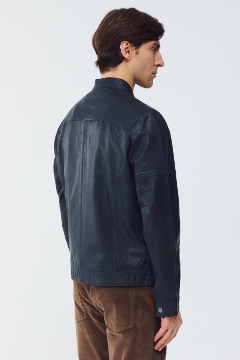 куртка из натуральной кожи по цене 15440 руб вид справа