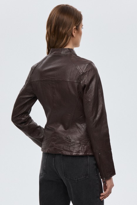 куртка из натуральной кожи по цене 15440 руб вид справа