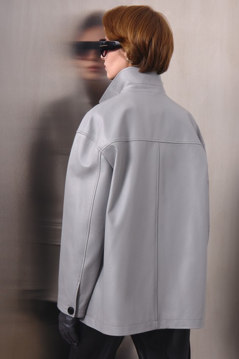 куртка из натуральной кожи от бренда снежная королева вид слева