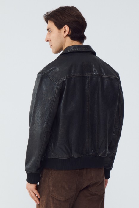 куртка из натуральной кожи по цене 15440 руб вид справа