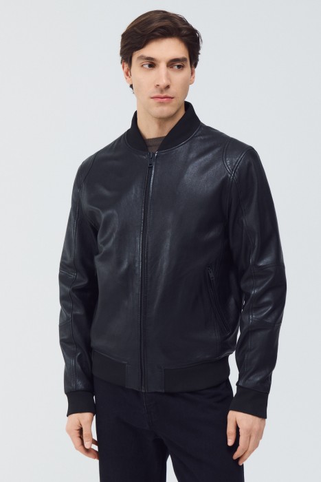 куртка из натуральной кожи от бренда снежная королева вид слева