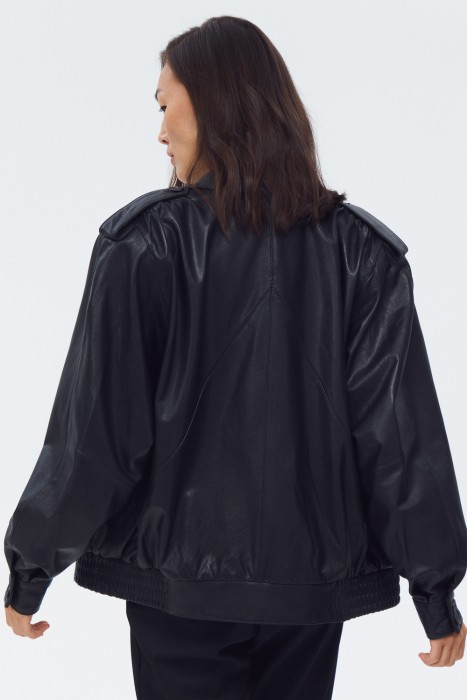 куртка из натуральной кожи по цене 24850 руб вид справа