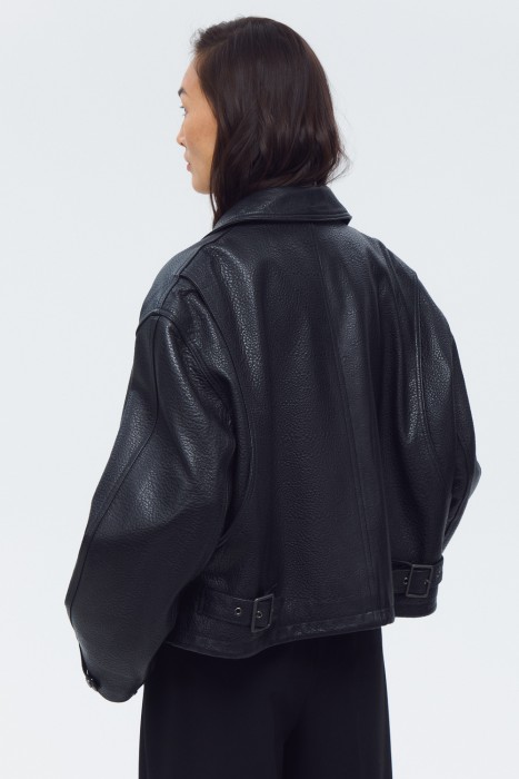 куртка из натуральной кожи по цене 21490 руб вид справа