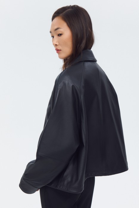 куртка из натуральной кожи по цене 20150 руб вид справа