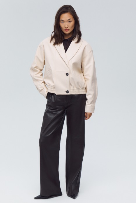 куртка из натуральной кожи от бренда снежная королева вид слева