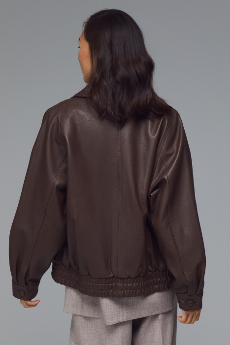 куртка из натуральной кожи по цене 24850 руб вид справа