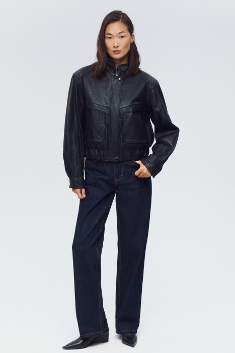 куртка из натуральной кожи от бренда снежная королева вид слева