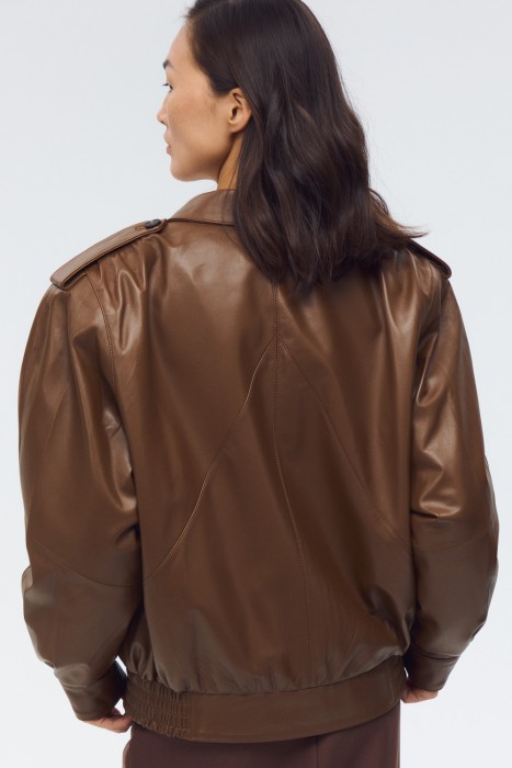 куртка из натуральной кожи по цене 24850 руб вид справа