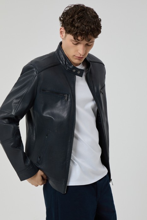 куртка из натуральной кожи от бренда снежная королева вид слева