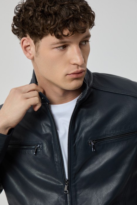 куртка из натуральной кожи по цене 12950 руб вид справа