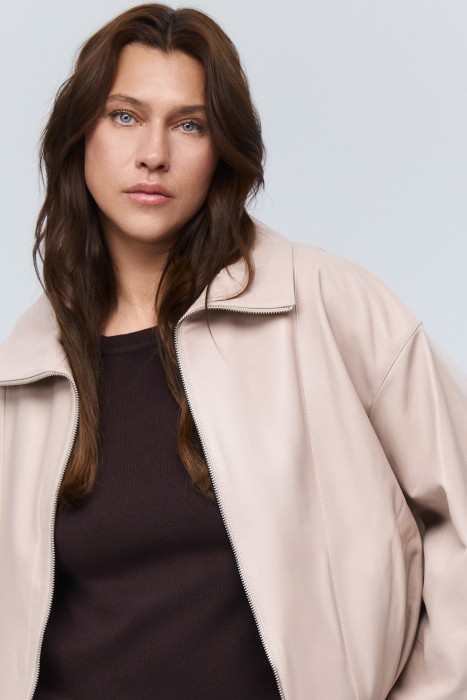 куртка из натуральной кожи из россии вид сбоку