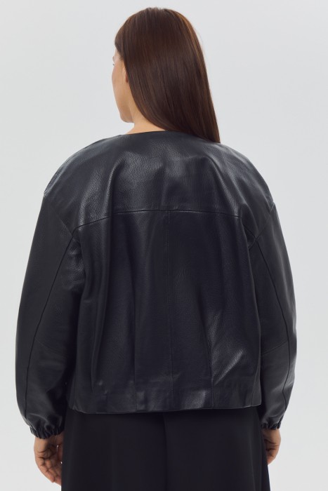 куртка из натуральной кожи по цене 23510 руб вид справа