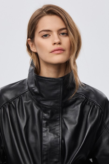 куртка из натуральной кожи из россии вид сбоку