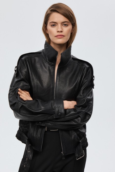 куртка из натуральной кожи от бренда снежная королева вид слева